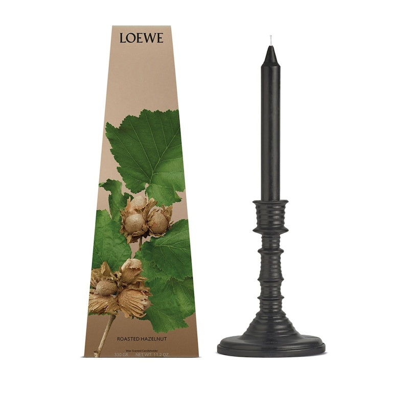 Vela Roasted Hazelnut Chandelier 330g - Mercado de Luxo - O Maior E-Commerce de Bens, Produtos e Serviços de Luxo do Brasil.