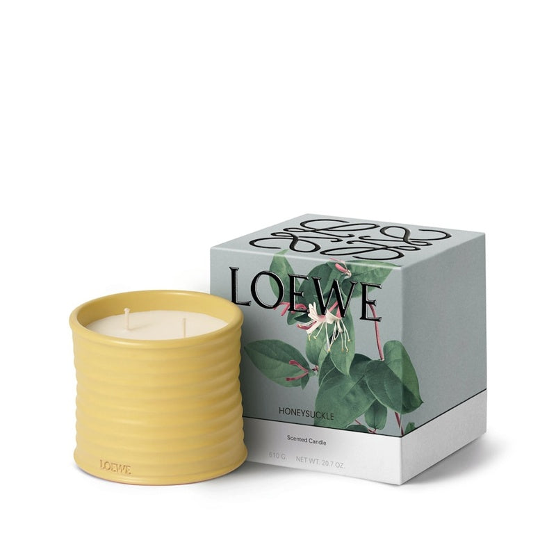 Vela Honeysuckle 610g - Mercado de Luxo - O Maior E-Commerce de Bens, Produtos e Serviços de Luxo do Brasil.