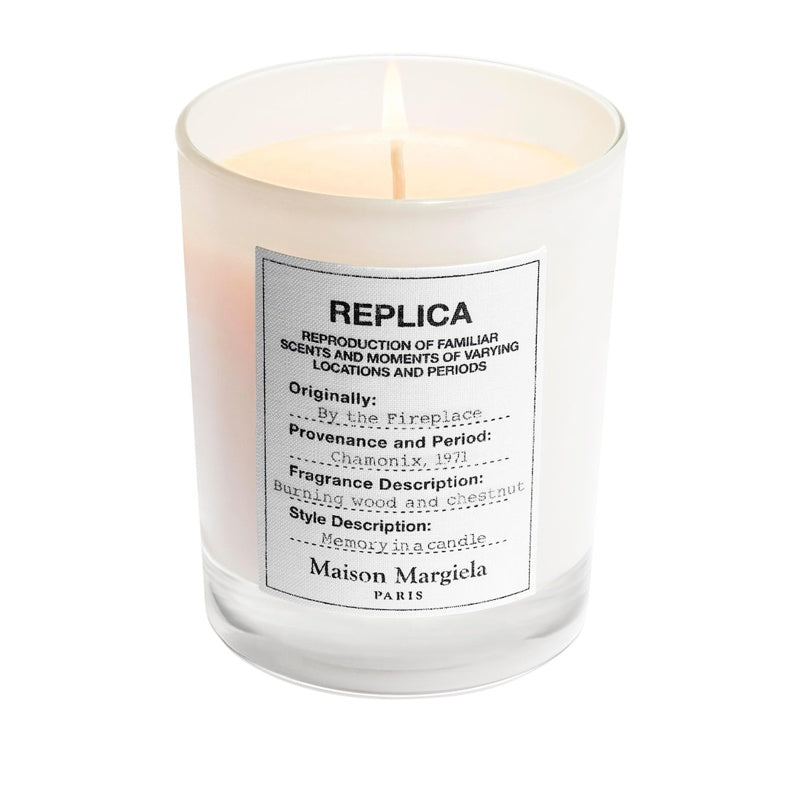 Vela Replica By The Fireplace 185g - Mercado de Luxo - O Maior E-Commerce de Bens, Produtos e Serviços de Luxo do Brasil.