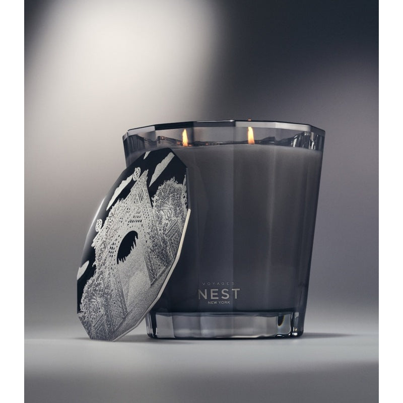 Vela VOYAGES Rose Sublime 2-Wick 600g - Mercado de Luxo - O Maior E-Commerce de Bens, Produtos e Serviços de Luxo do Brasil.