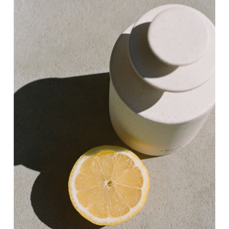 Vela Pisces Musky Bergamot 240g - Mercado de Luxo - O Maior E-Commerce de Bens, Produtos e Serviços de Luxo do Brasil.