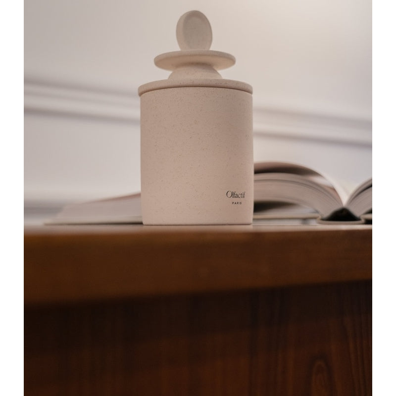 Vela Aquarius Orange Blossom 240g - Mercado de Luxo - O Maior E-Commerce de Bens, Produtos e Serviços de Luxo do Brasil.