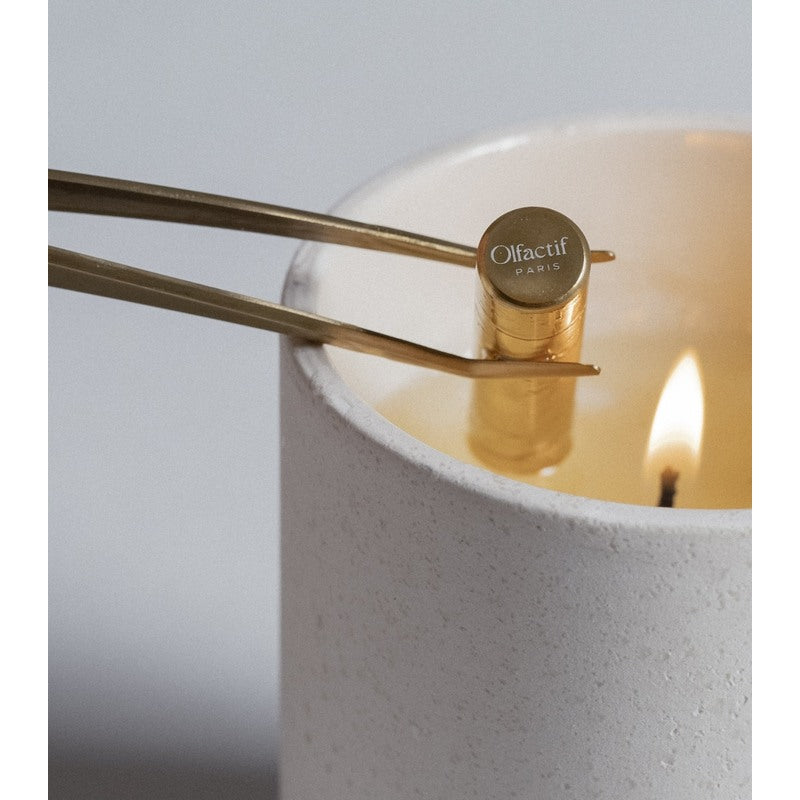 Vela Virgo Palo Santo 240g - Mercado de Luxo - O Maior E-Commerce de Bens, Produtos e Serviços de Luxo do Brasil.