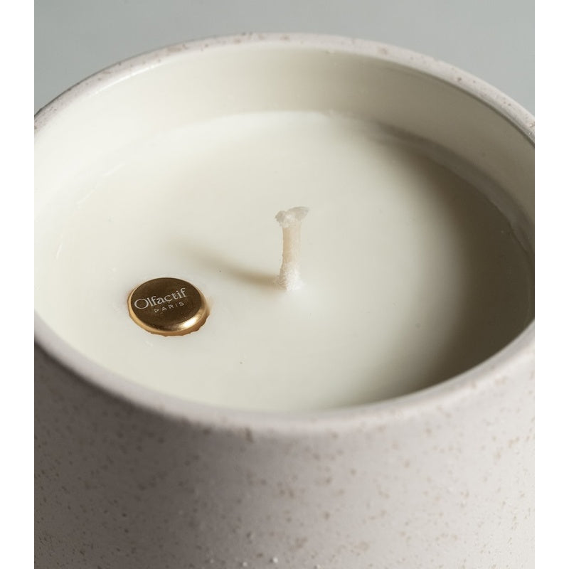 Vela Taurus Vanilla Leather 240g - Mercado de Luxo - O Maior E-Commerce de Bens, Produtos e Serviços de Luxo do Brasil.