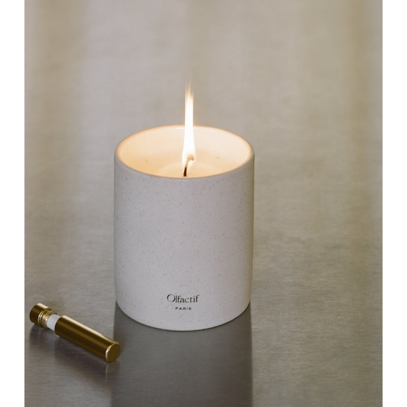 Vela Aries Waxed Wood 240g - Mercado de Luxo - O Maior E-Commerce de Bens, Produtos e Serviços de Luxo do Brasil.