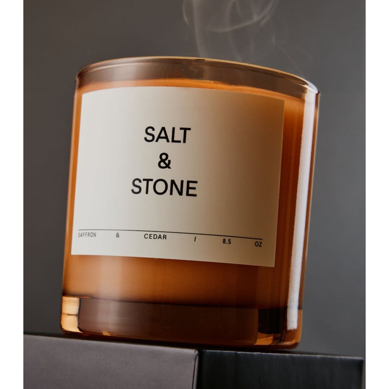 Vela Black Rose & Oud 240g - Mercado de Luxo - O Maior E-Commerce de Bens, Produtos e Serviços de Luxo do Brasil.