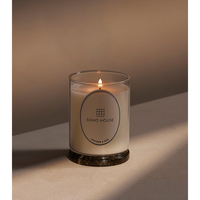 Vela Leather & Oud 250g - Mercado de Luxo - O Maior E-Commerce de Bens, Produtos e Serviços de Luxo do Brasil.