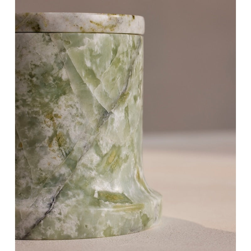 Vela Sicilian Thyme 250g - Mercado de Luxo - O Maior E-Commerce de Bens, Produtos e Serviços de Luxo do Brasil.