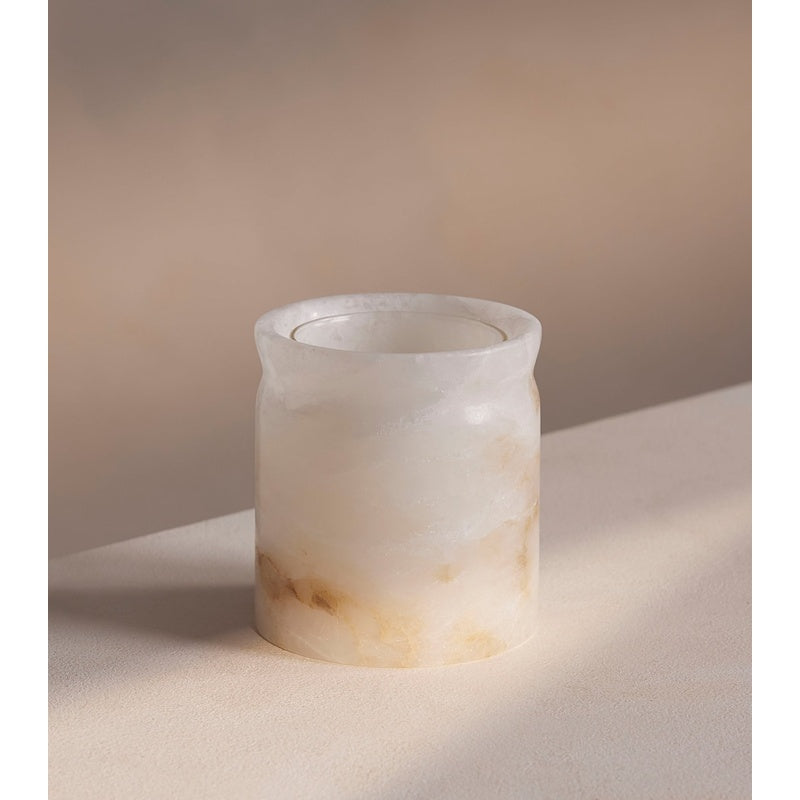 Vela Alabaster Marble Vessel and Bergamot & Mandarin 250g - Mercado de Luxo - O Maior E-Commerce de Bens, Produtos e Serviços de Luxo do Brasil.