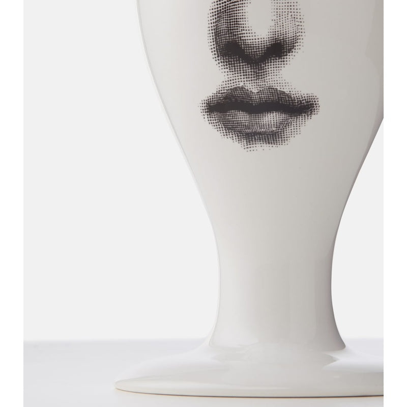 Porta-velas Sul Tardi com velas  - Mercado de Luxo - O Maior E-Commerce de Bens, Produtos e Serviços de Luxo do Brasil.