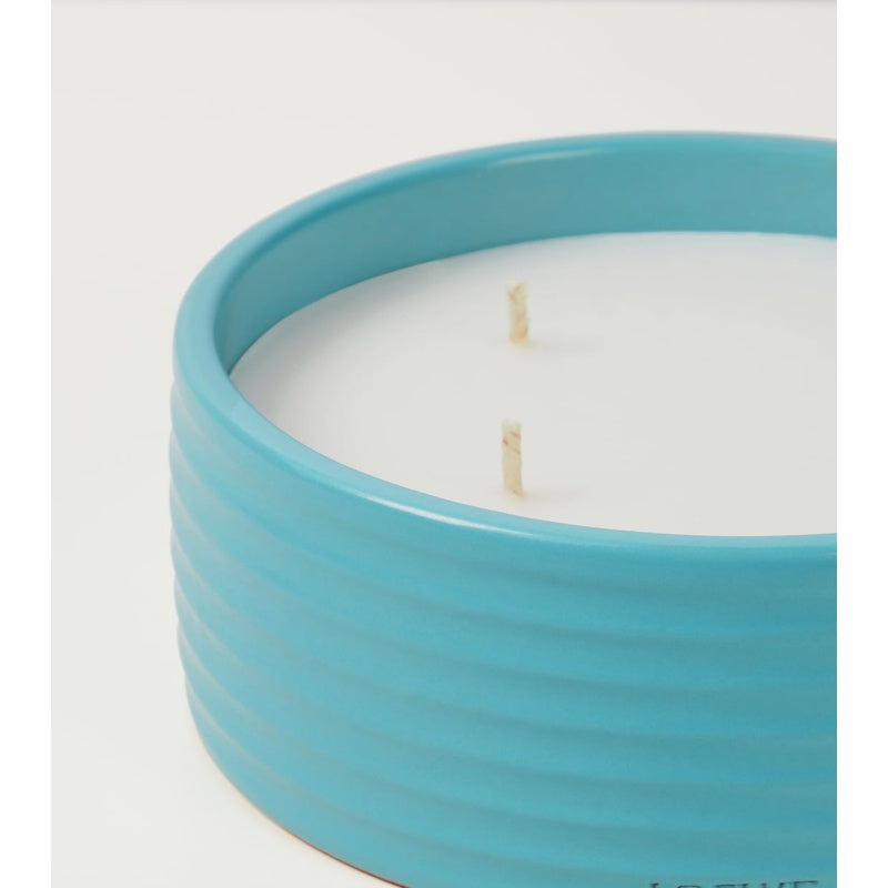 Vela para área externa com aroma de gerânio - Mercado de Luxo - O Maior E-Commerce de Bens, Produtos e Serviços de Luxo do Brasil.