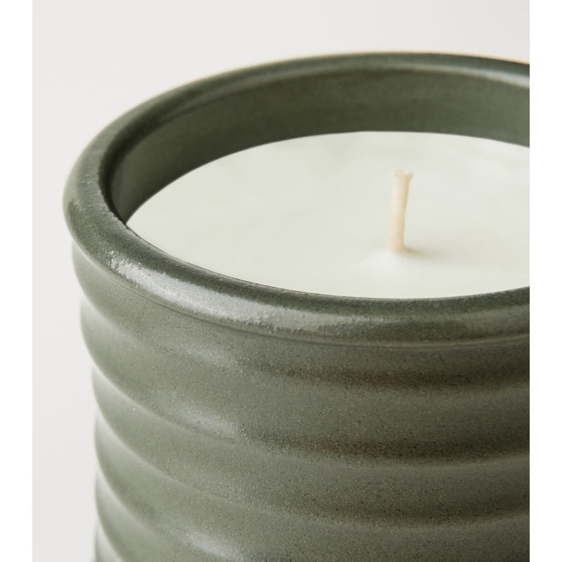 Vela pequena de maconha - Mercado de Luxo - O Maior E-Commerce de Bens, Produtos e Serviços de Luxo do Brasil.