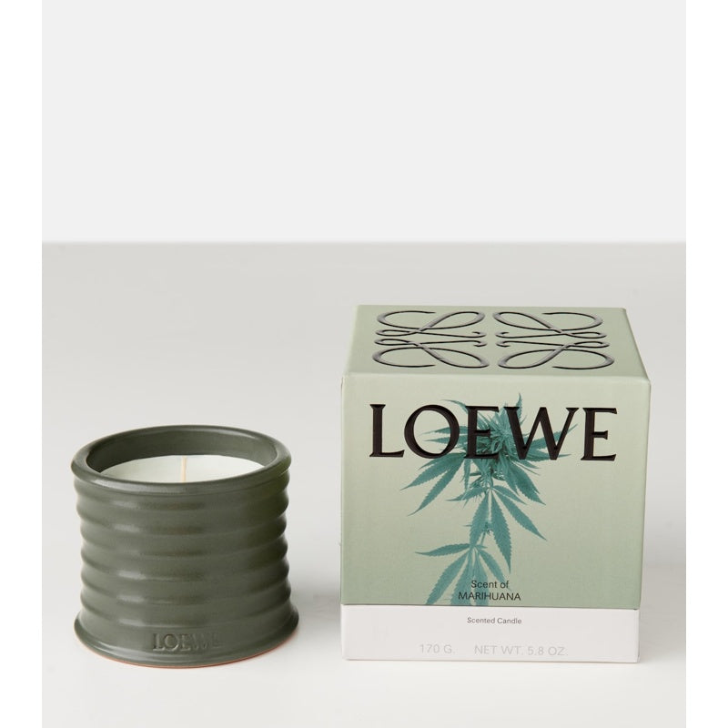 Vela pequena de maconha - Mercado de Luxo - O Maior E-Commerce de Bens, Produtos e Serviços de Luxo do Brasil.