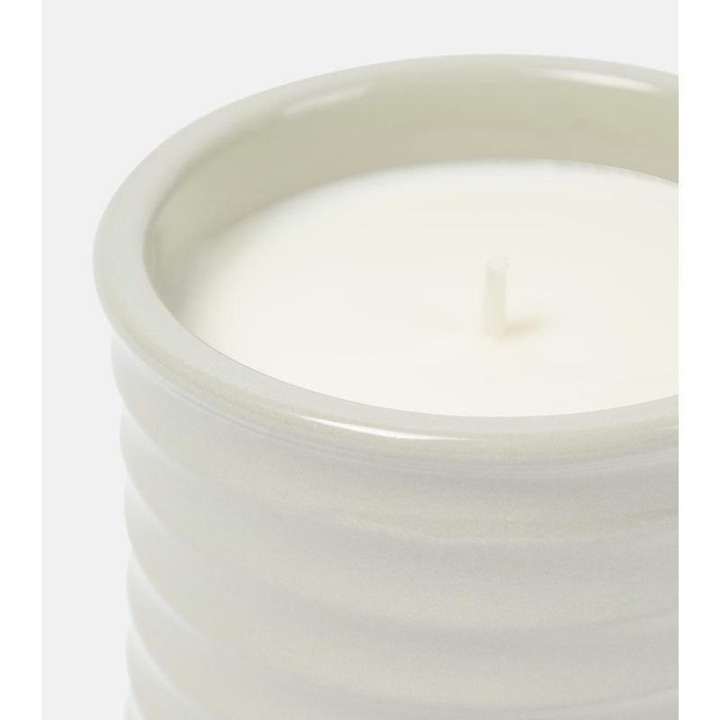 Vela pequena com aroma de cogumelo - Mercado de Luxo - O Maior E-Commerce de Bens, Produtos e Serviços de Luxo do Brasil.