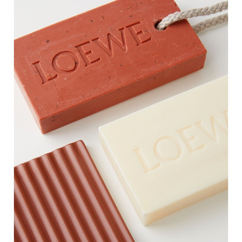 Sabonete em barra de Tomato Leaves - Mercado de Luxo - O Maior E-Commerce de Bens, Produtos e Serviços de Luxo do Brasil.