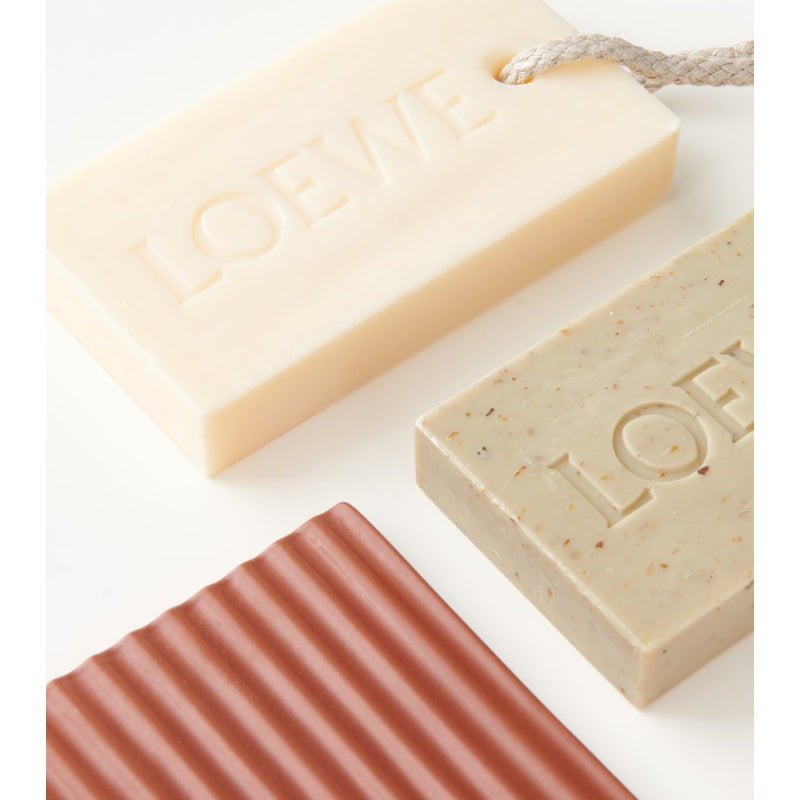 Sabonete em barra de orégano - Mercado de Luxo - O Maior E-Commerce de Bens, Produtos e Serviços de Luxo do Brasil.