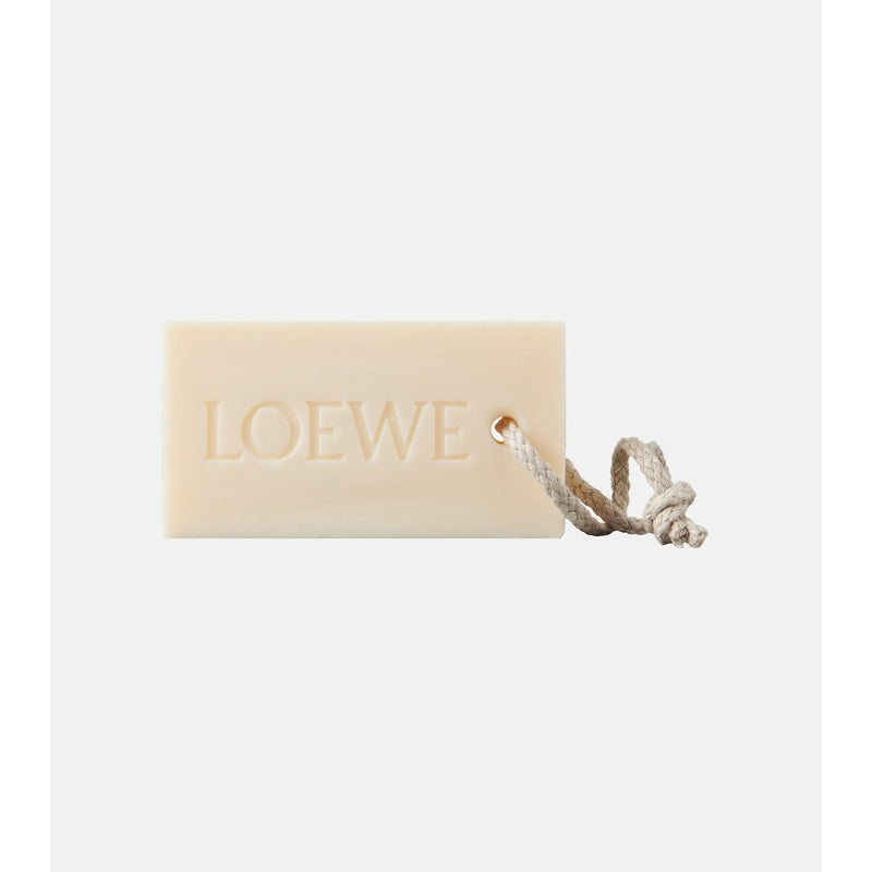 Sabonete em barra de orégano - Mercado de Luxo - O Maior E-Commerce de Bens, Produtos e Serviços de Luxo do Brasil.