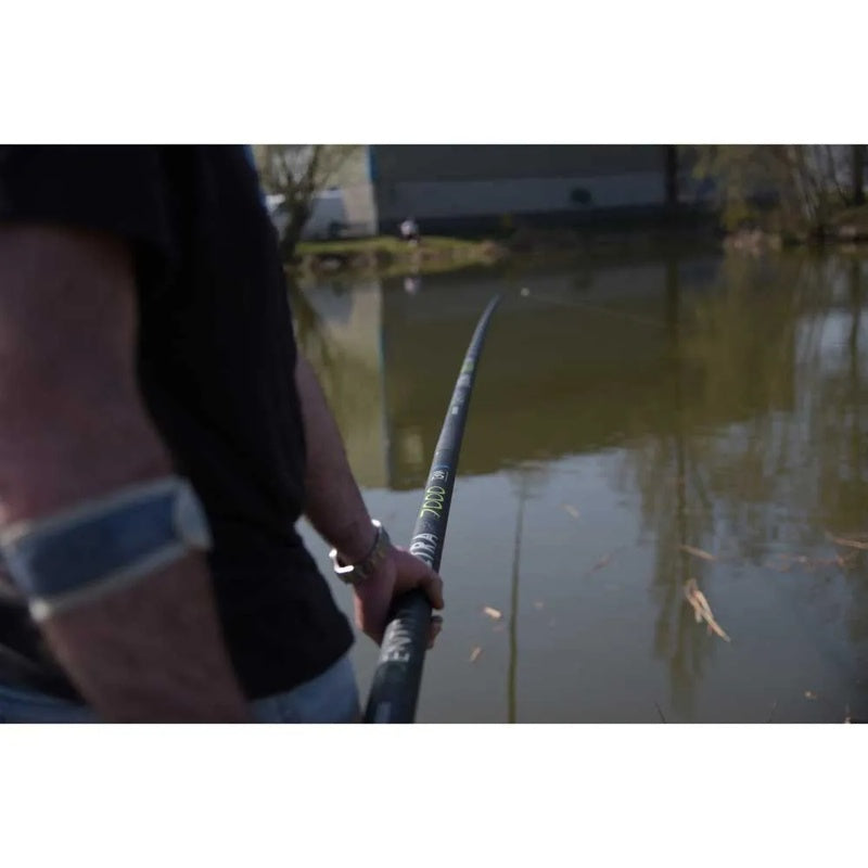 Seção da cana de pesca pole Identity Ultra 7000 6 - Mercado de Luxo - O Maior E-Commerce de Bens, Produtos e Serviços de Luxo do Brasil.