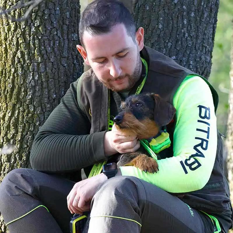 Coleira de cachorro Mito 5200 GSM - Mercado de Luxo - O Maior E-Commerce de Bens, Produtos e Serviços de Luxo do Brasil.