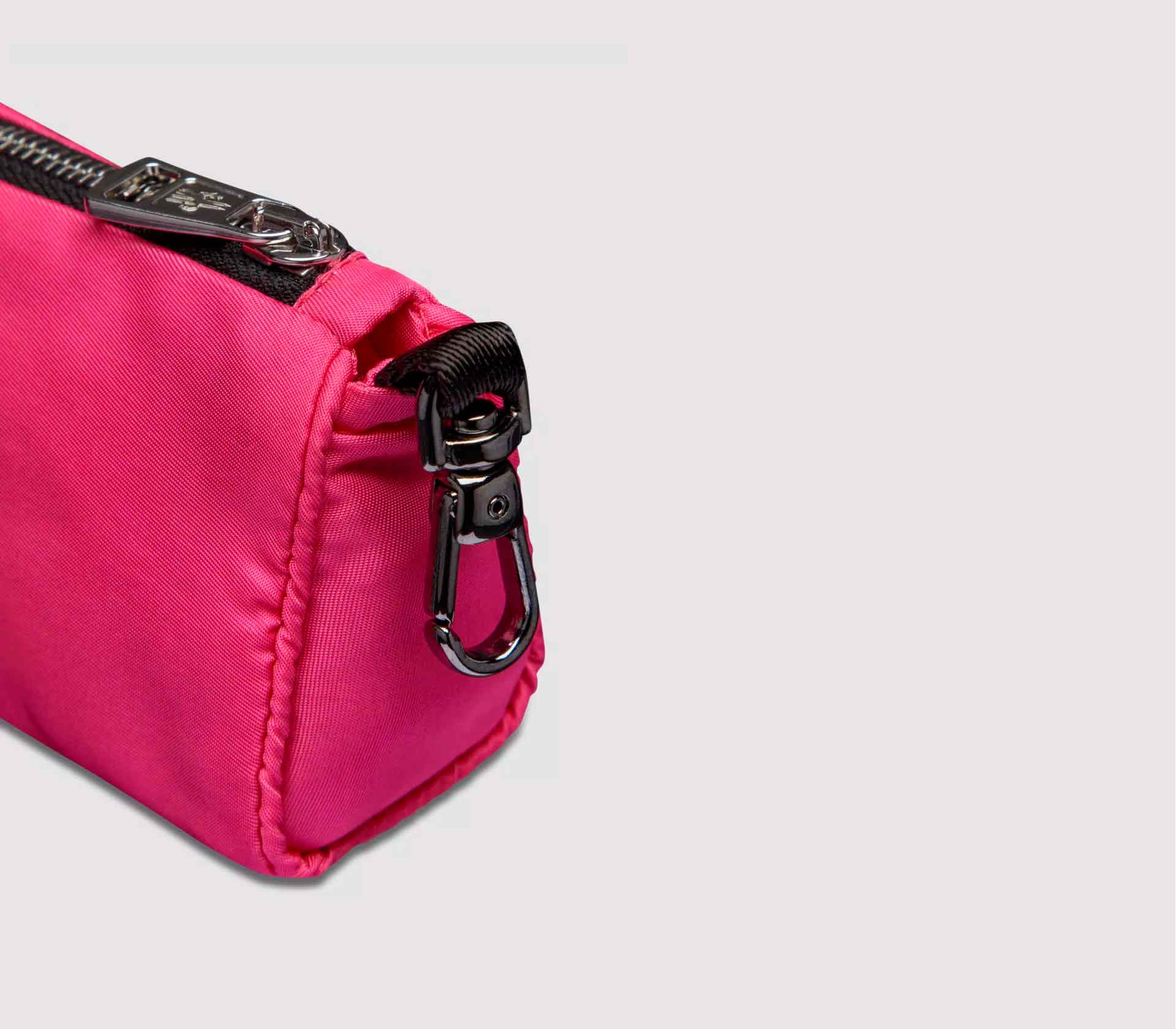 Porta Saquinho de Lixo Rosa - Mercado de Luxo - O Maior E-Commerce de Bens, Produtos e Serviços de Luxo do Brasil.
