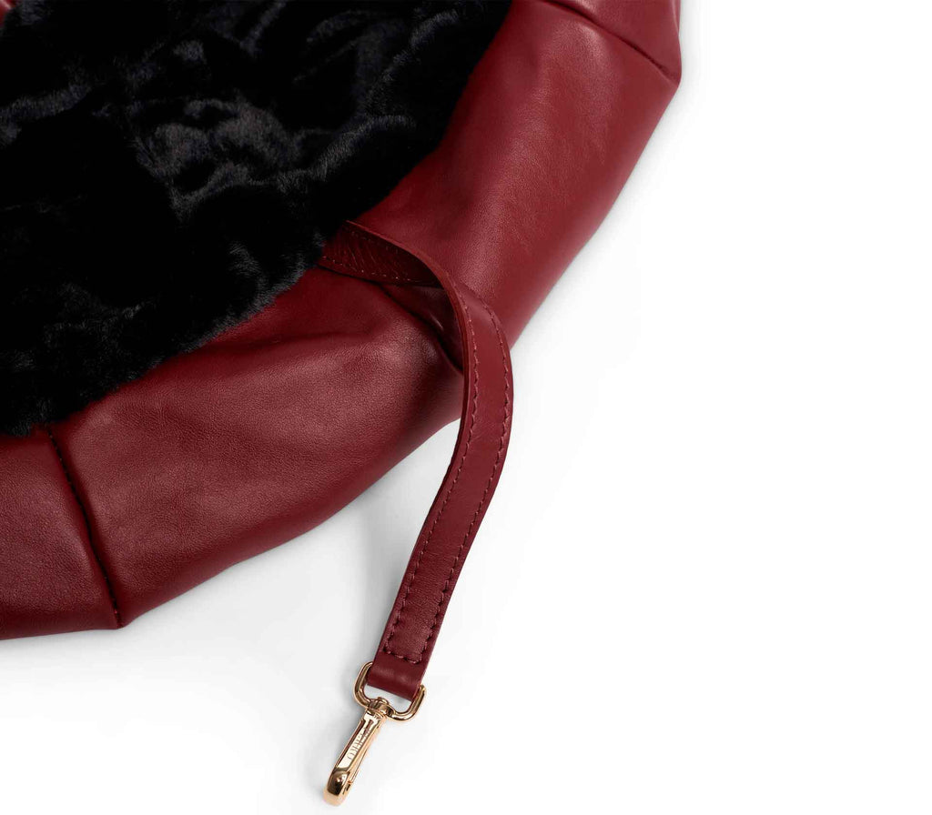 Bolsa de Passeio Comfy - Vermelho - Mercado de Luxo - O Maior E-Commerce de Bens, Produtos e Serviços de Luxo do Brasil.