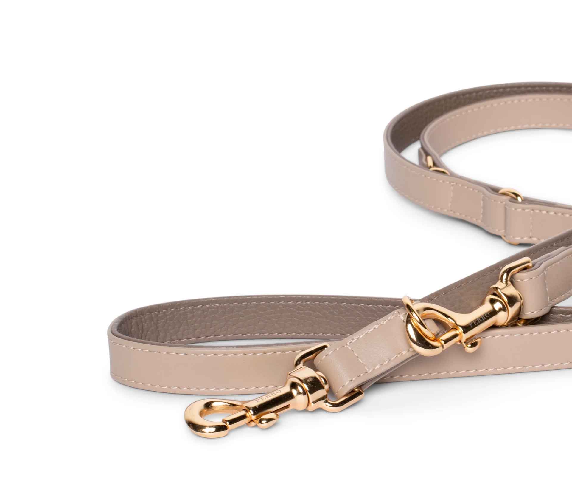Guia de Coleira para Pet Dupla Harness Edicao Especial Bege - Mercado de Luxo - O Maior E-Commerce de Bens, Produtos e Serviços de Luxo do Brasil.