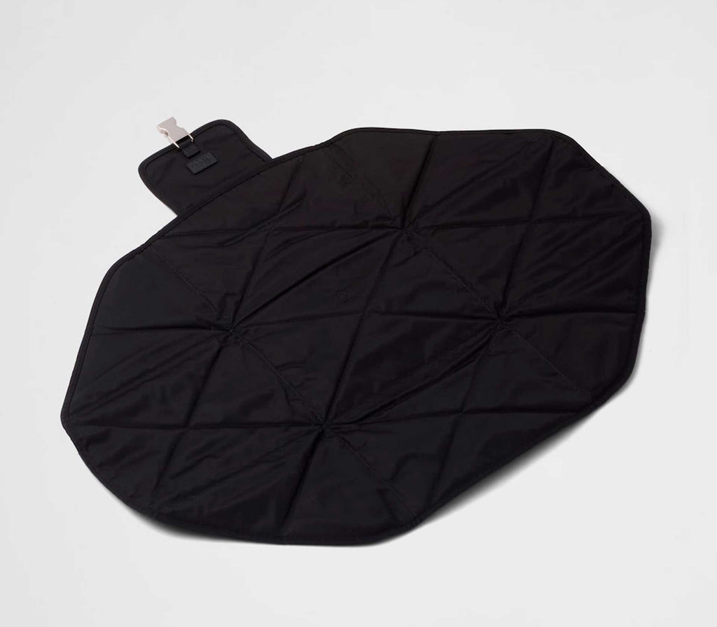 Cama de Viagem Pet Re-Nylon - Mercado de Luxo - O Maior E-Commerce de Bens, Produtos e Serviços de Luxo do Brasil.