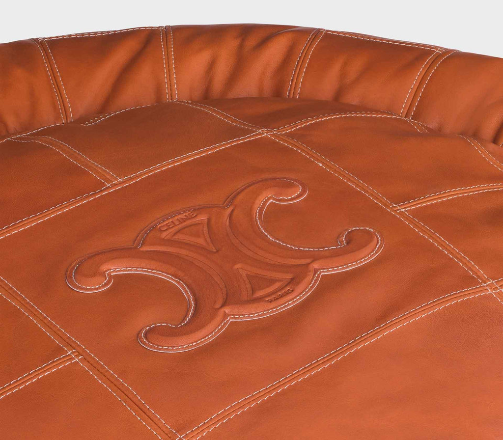 Cama para Pet em Couro - Mercado de Luxo - O Maior E-Commerce de Bens, Produtos e Serviços de Luxo do Brasil.