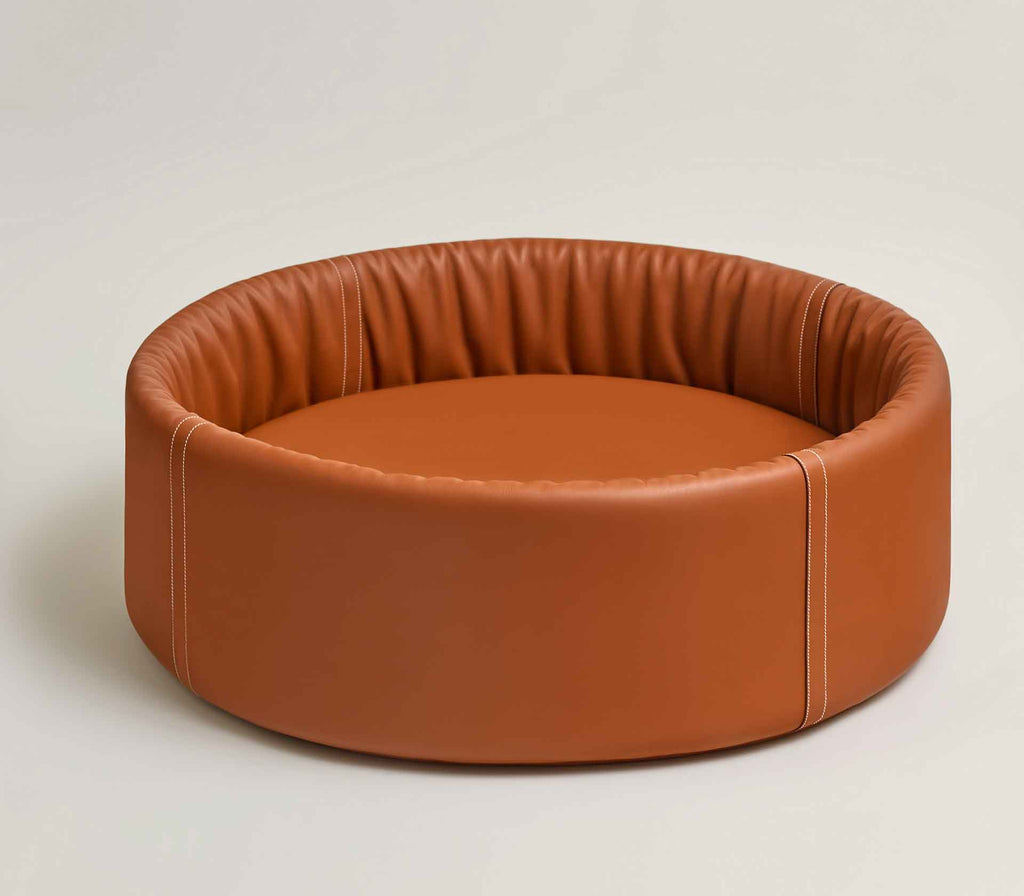 Cama para Pet em Couro Patapouf - Mercado de Luxo - O Maior E-Commerce de Bens, Produtos e Serviços de Luxo do Brasil.