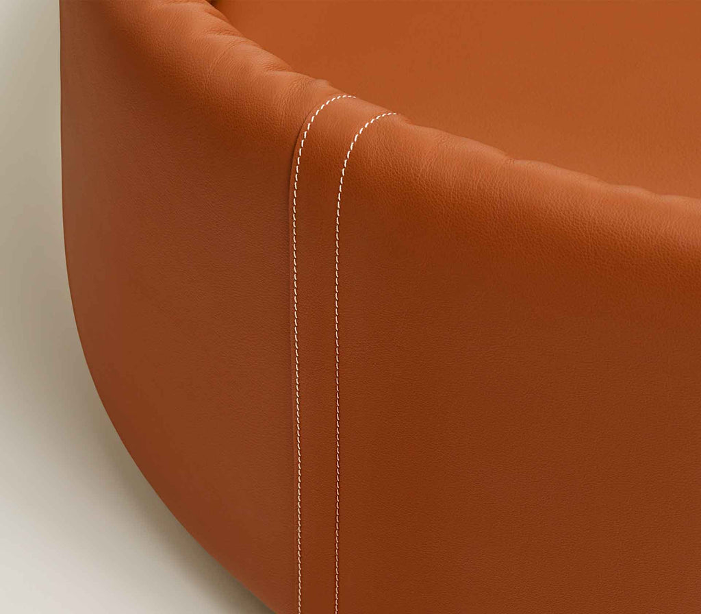 Cama para Pet em Couro Patapouf - Mercado de Luxo - O Maior E-Commerce de Bens, Produtos e Serviços de Luxo do Brasil.