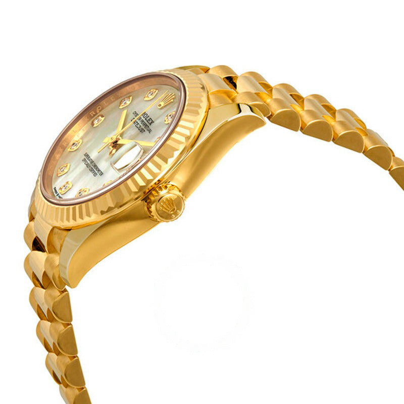 Relógio Datejust 31 em ouro amarelo 18k com mostrador de diamante e madrepérola  - Mercado de Luxo - O Maior E-Commerce de Bens, Produtos e Serviços de Luxo do Brasil.