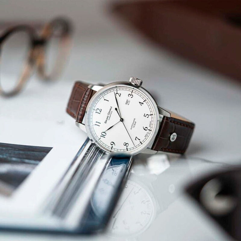 Relógio Hamburg Automático Mostrador Branco 43 mm - Mercado de Luxo - O Maior E-Commerce de Bens, Produtos e Serviços de Luxo do Brasil.