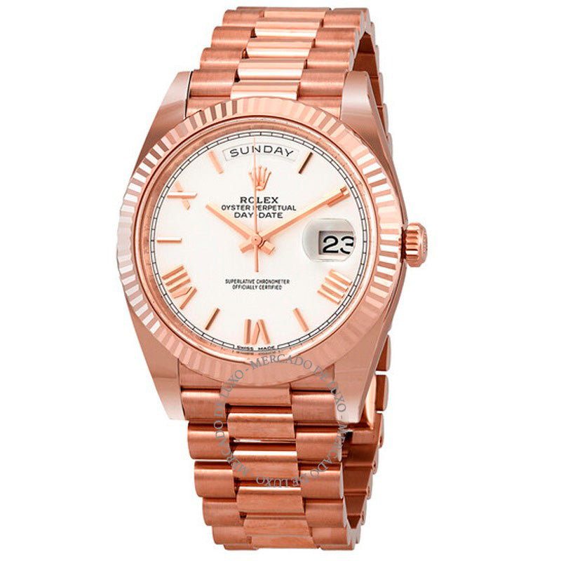 Relógio Dia-Data Mostrador Branco 40 mm - Mercado de Luxo - O Maior E-Commerce de Bens, Produtos e Serviços de Luxo do Brasil.