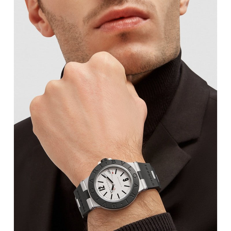 Relógio Bvlgari em Alumínio e Titânio 40 mm - Mercado de Luxo - O Maior E-Commerce de Bens, Produtos e Serviços de Luxo do Brasil.