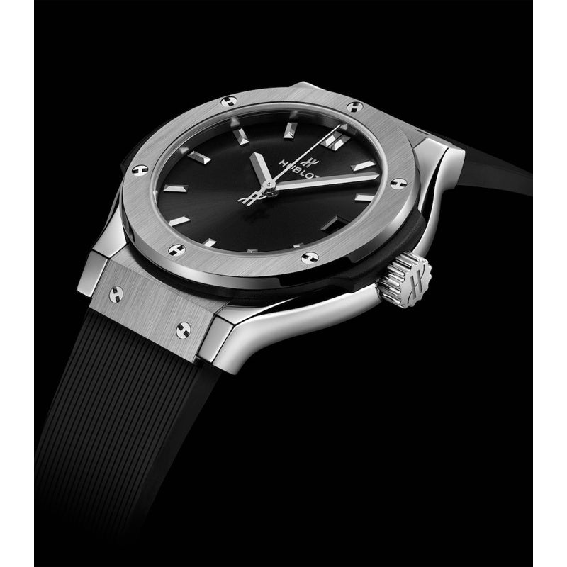 Relógio Classic Fusion em Titânio 33 mm - Mercado de Luxo - O Maior E-Commerce de Bens, Produtos e Serviços de Luxo do Brasil.