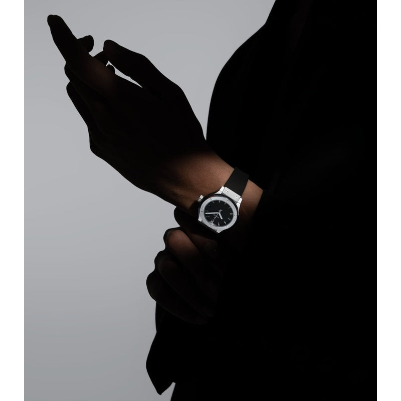 Relógio Classic Fusion em Titânio 33 mm - Mercado de Luxo - O Maior E-Commerce de Bens, Produtos e Serviços de Luxo do Brasil.