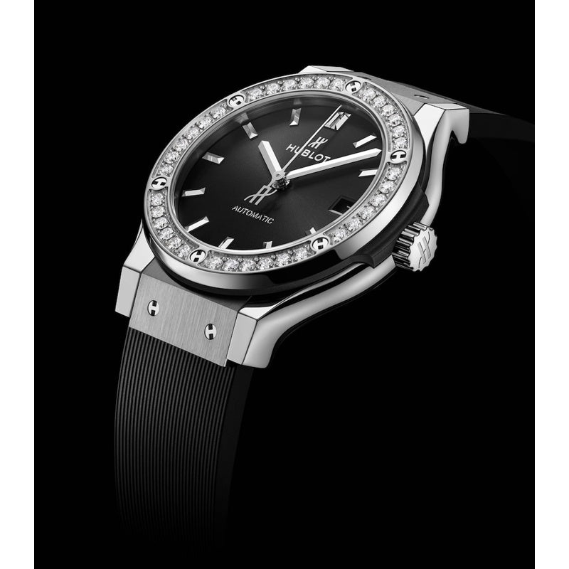 Relógio Classic Fusion em Titânio e Diamante 38 mm - Mercado de Luxo - O Maior E-Commerce de Bens, Produtos e Serviços de Luxo do Brasil.