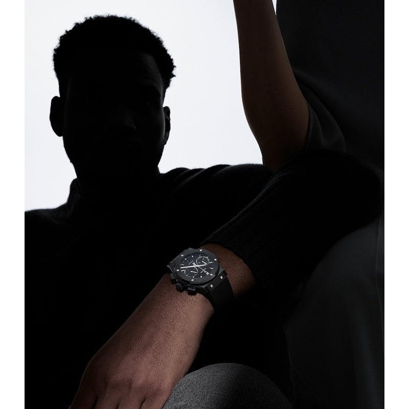 Relógio Classic Fusion Black Magic Chronograph em Cerâmica 45 mm - Mercado de Luxo - O Maior E-Commerce de Bens, Produtos e Serviços de Luxo do Brasil.