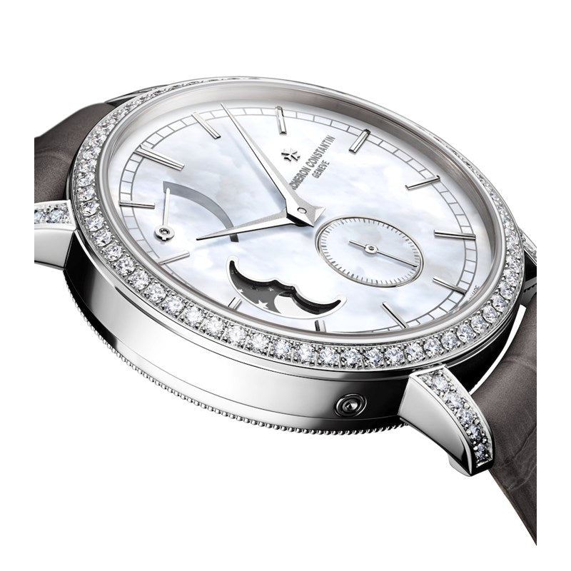 Relógio Traditionnelle Moon Phase em Ouro Branco e Diamantes 36 mm - Mercado de Luxo - O Maior E-Commerce de Bens, Produtos e Serviços de Luxo do Brasil.