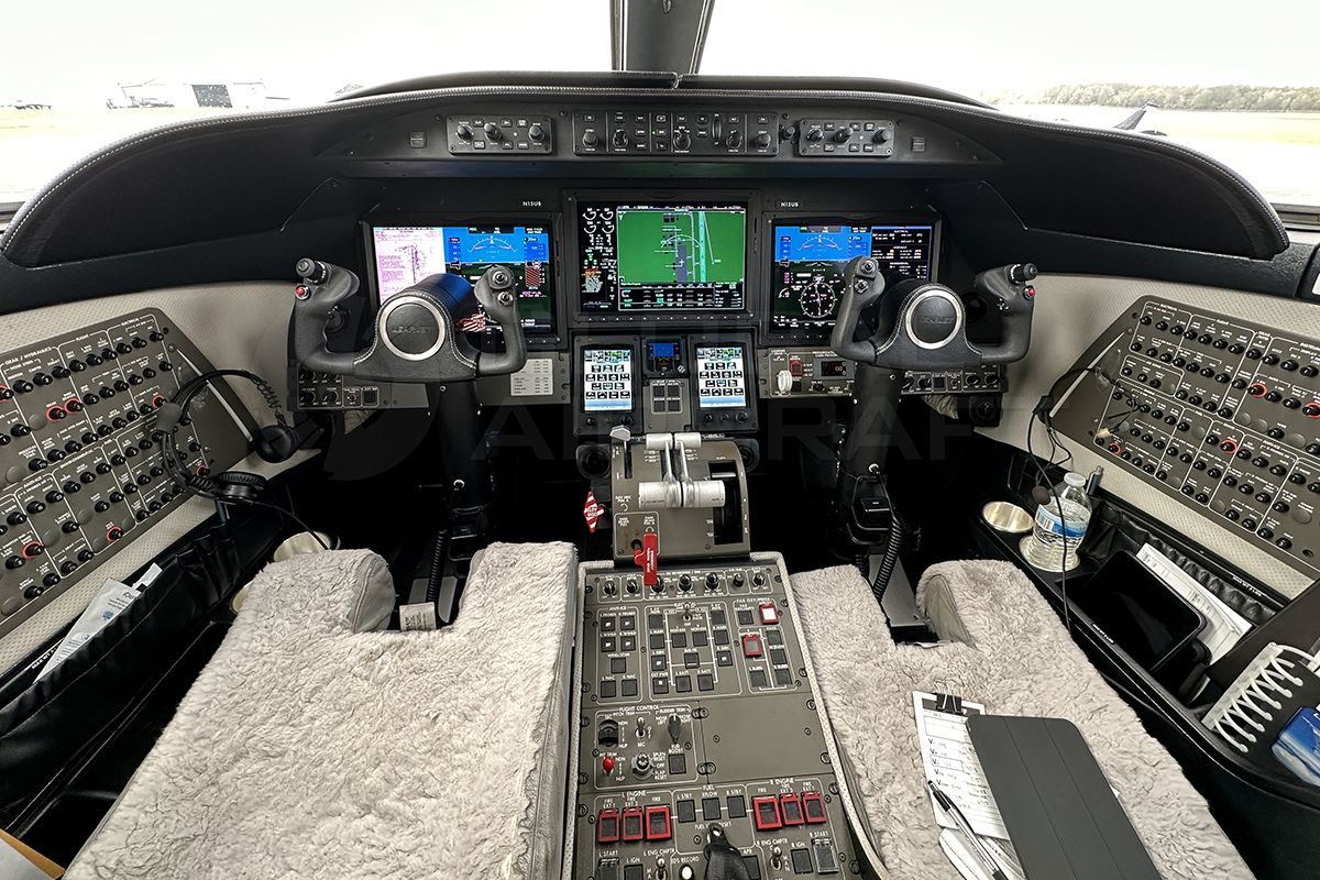 Bombardier - Learjet 70
