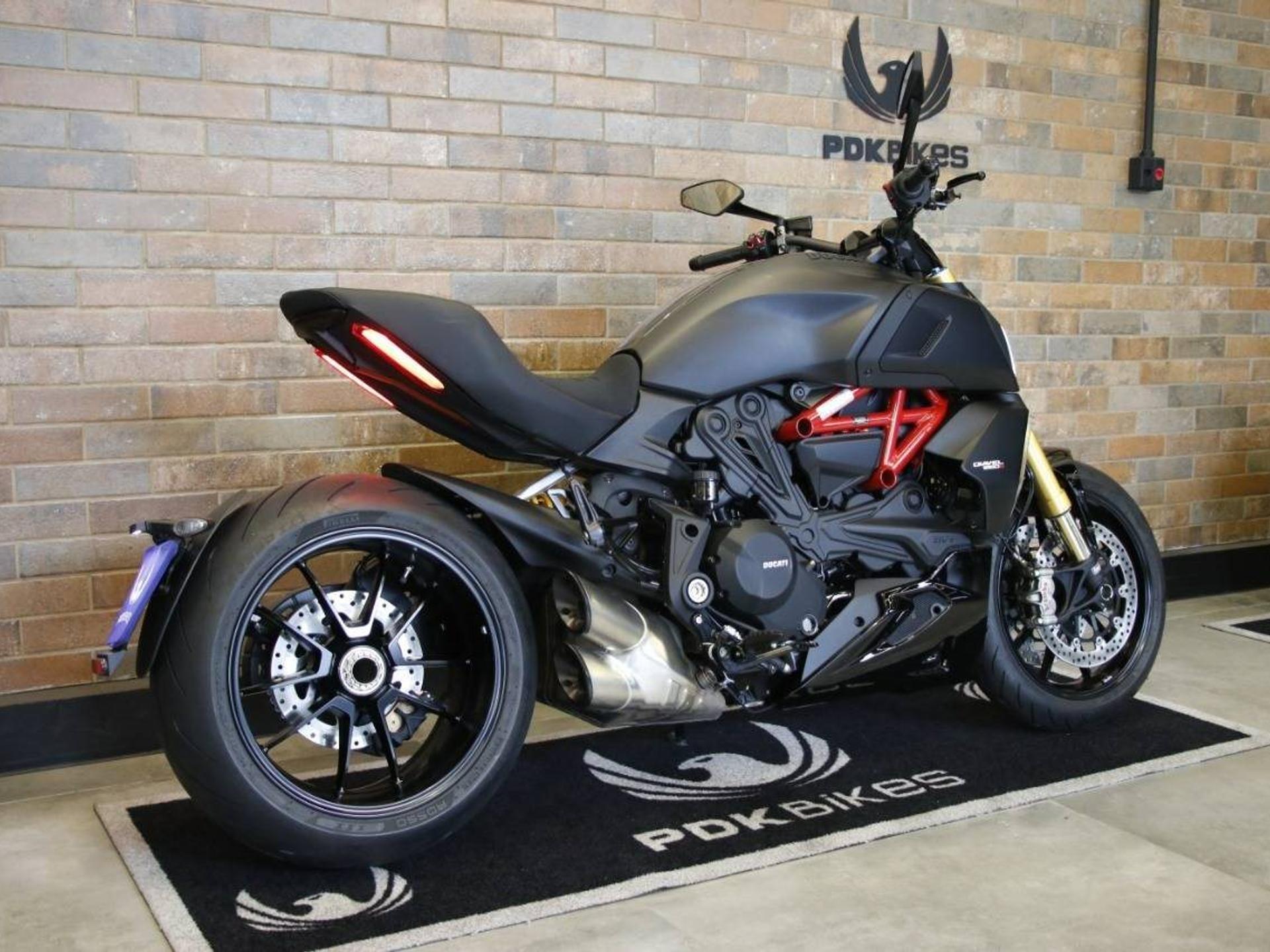 DUCATI - Diavel