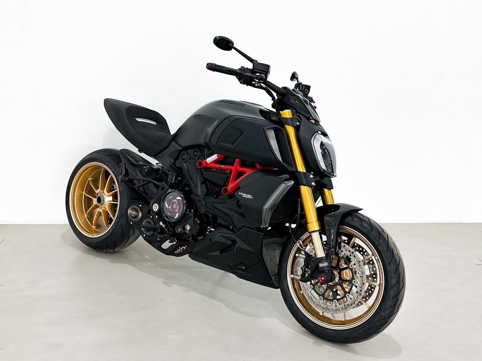 DUCATI - Diavel