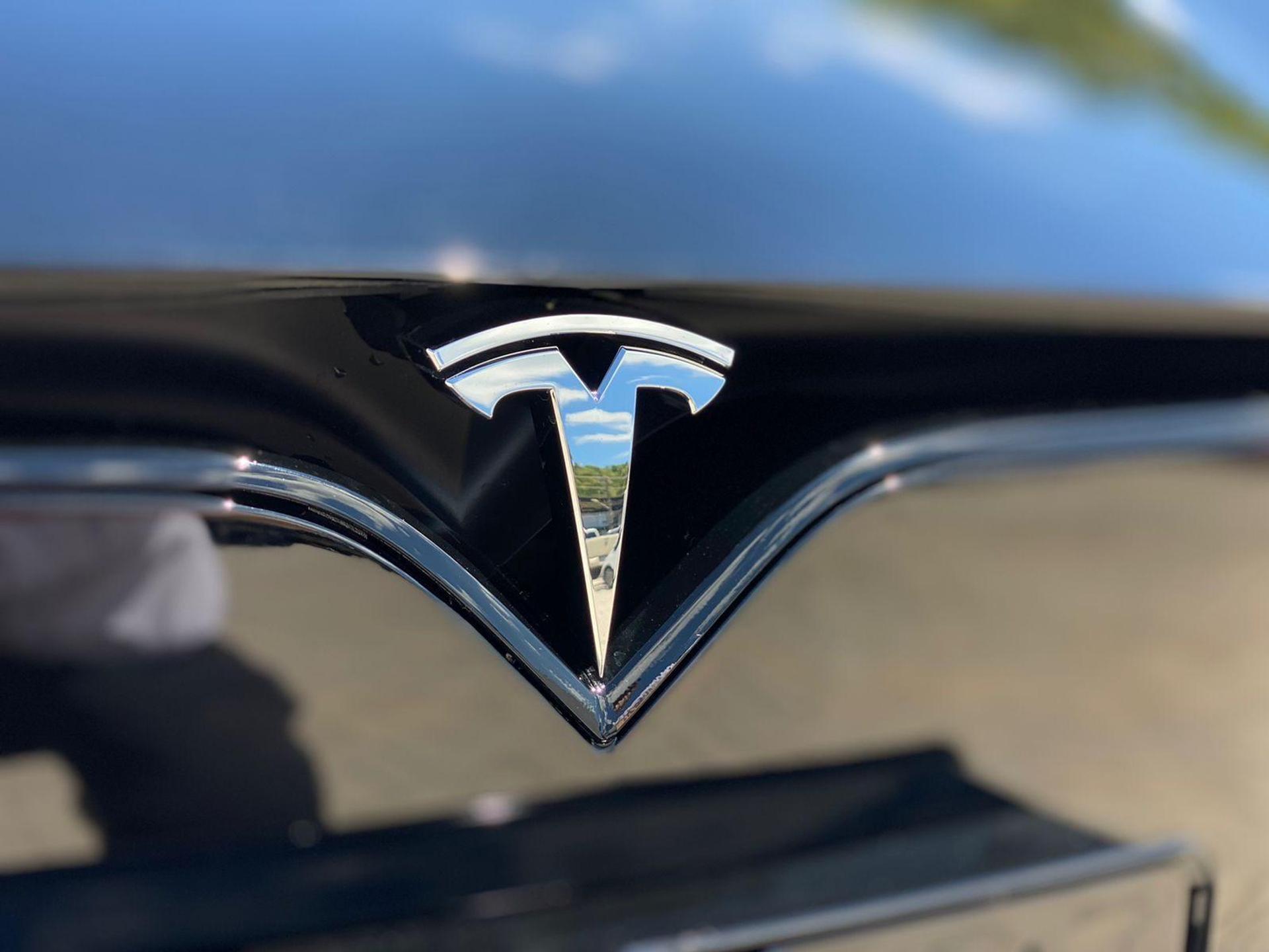 TESLA - Model S