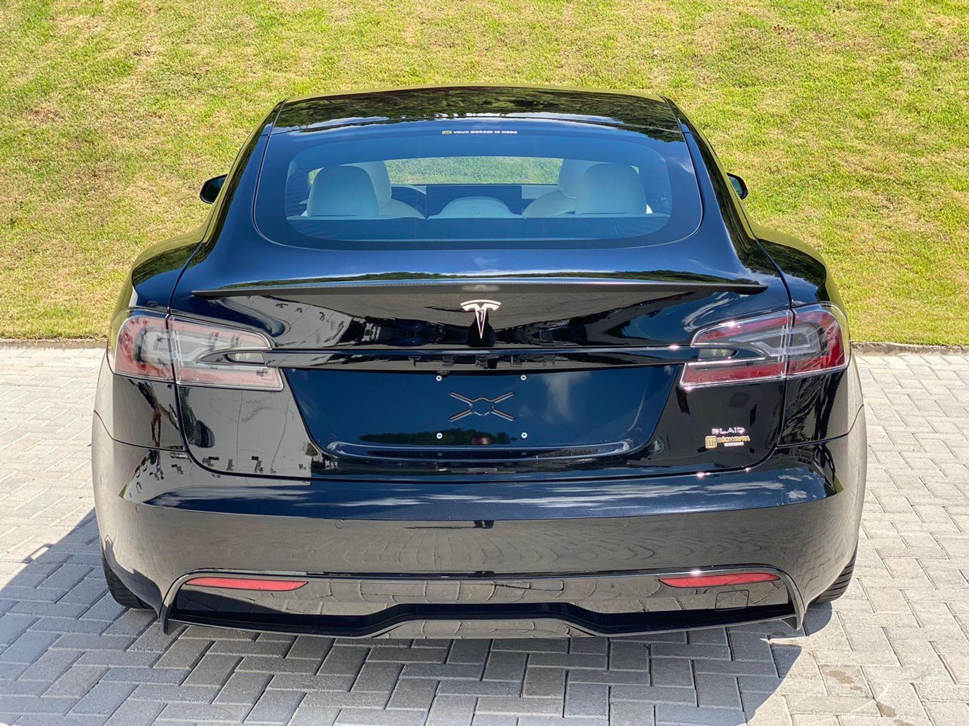 TESLA - Model S