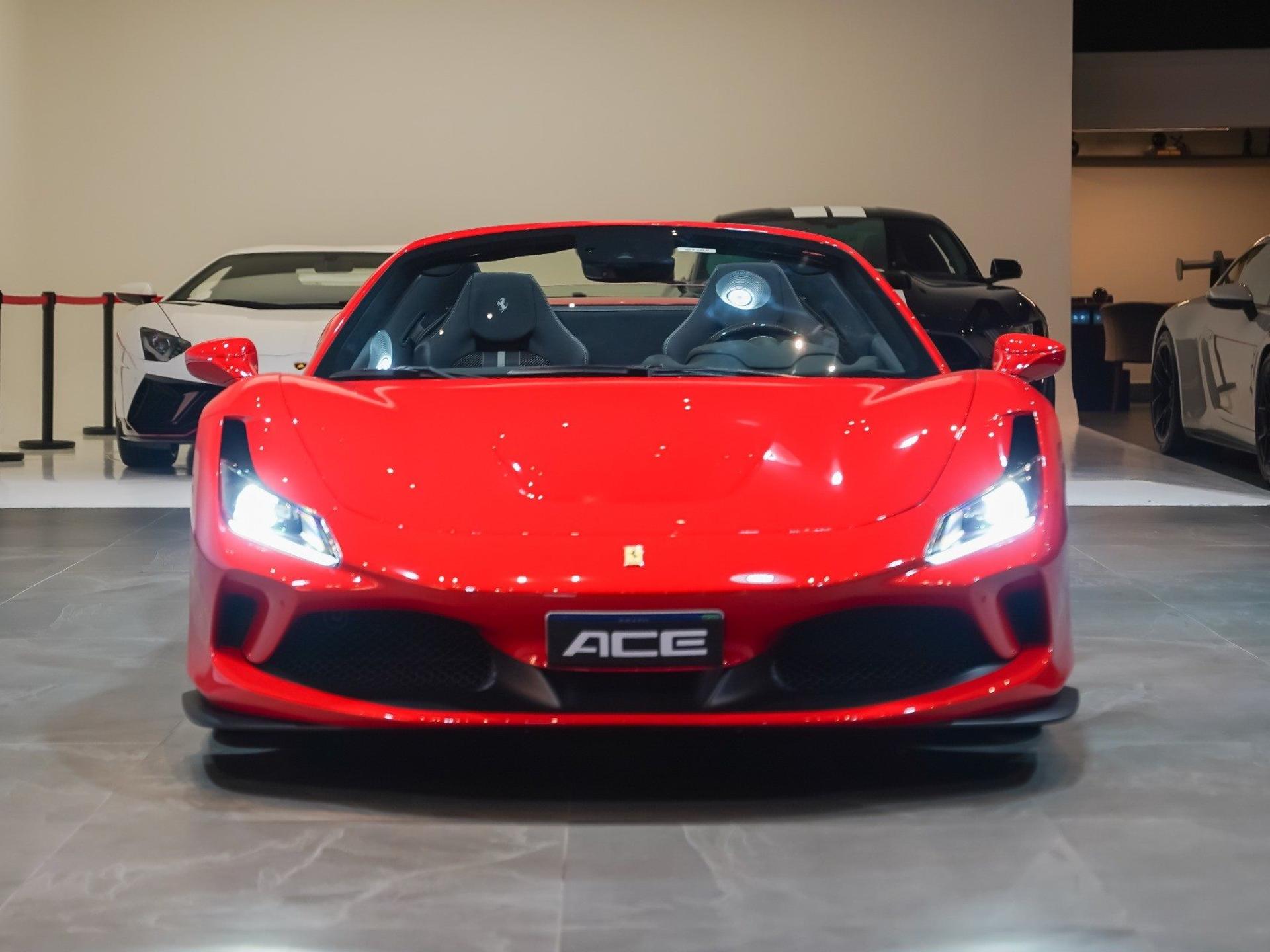 FERRARI - F8 Spider