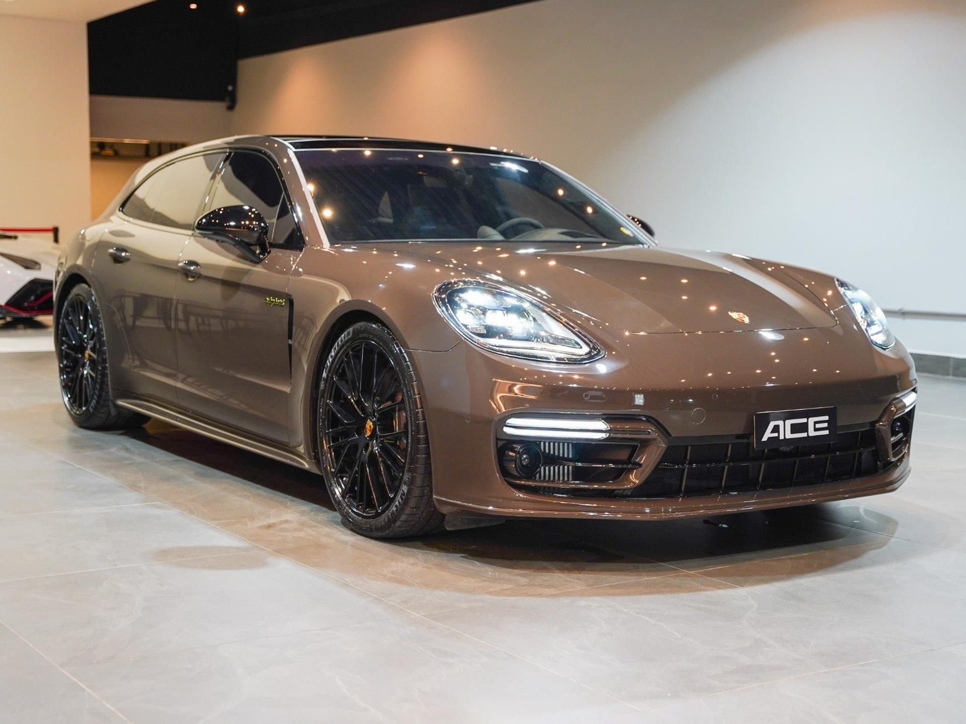 PORSCHE - Panamera