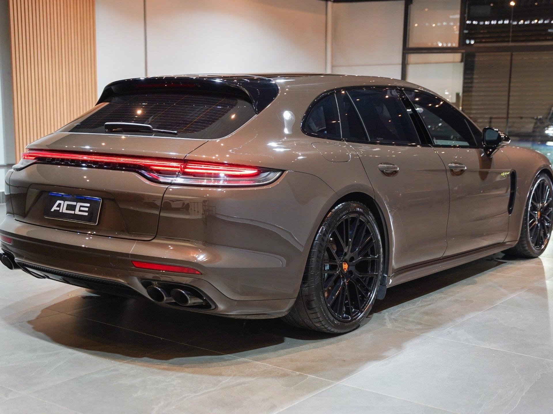 PORSCHE - Panamera