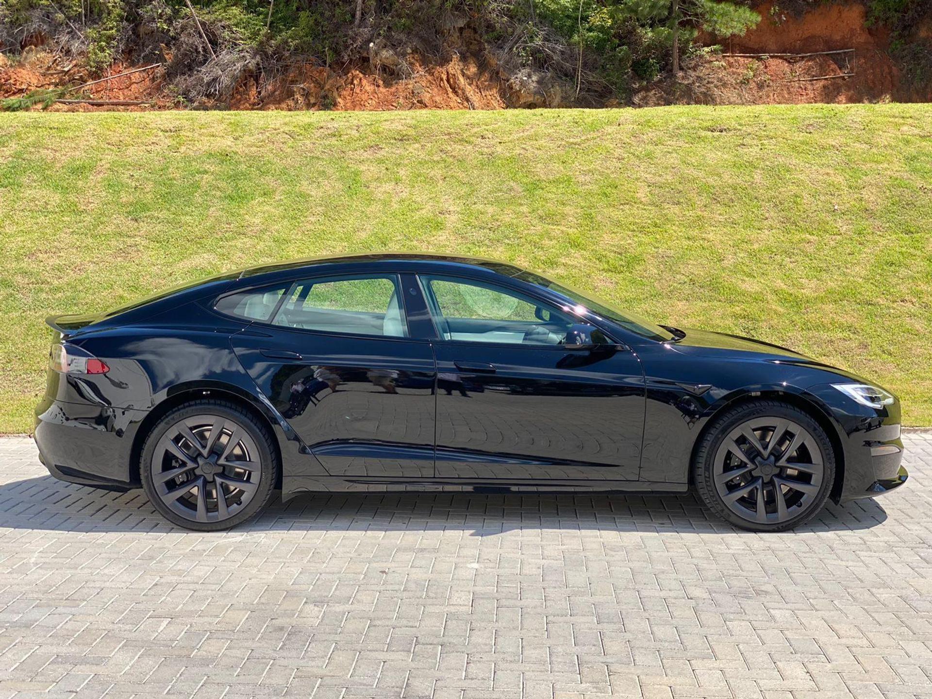 TESLA - Model S