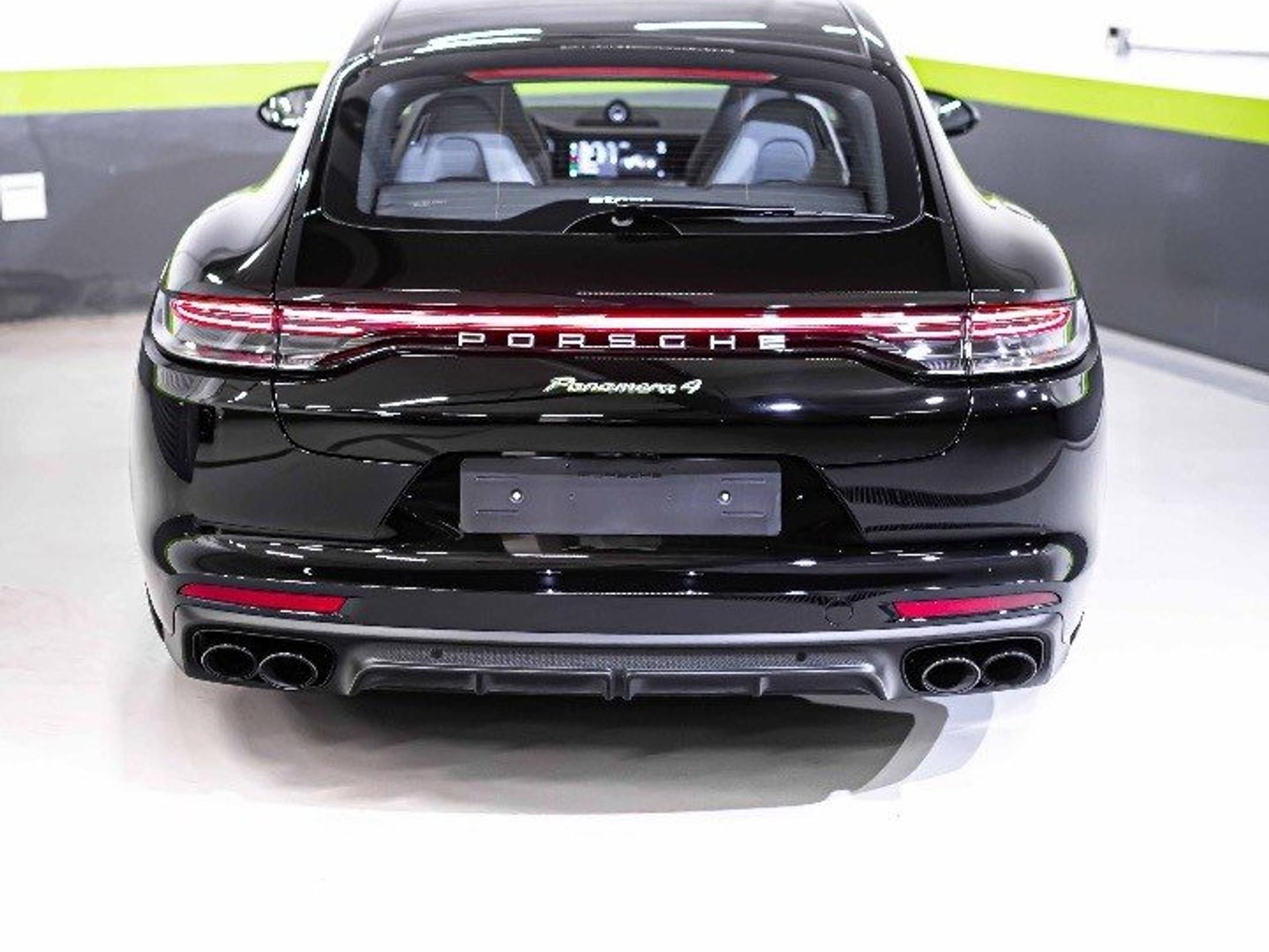 PORSCHE - Panamera