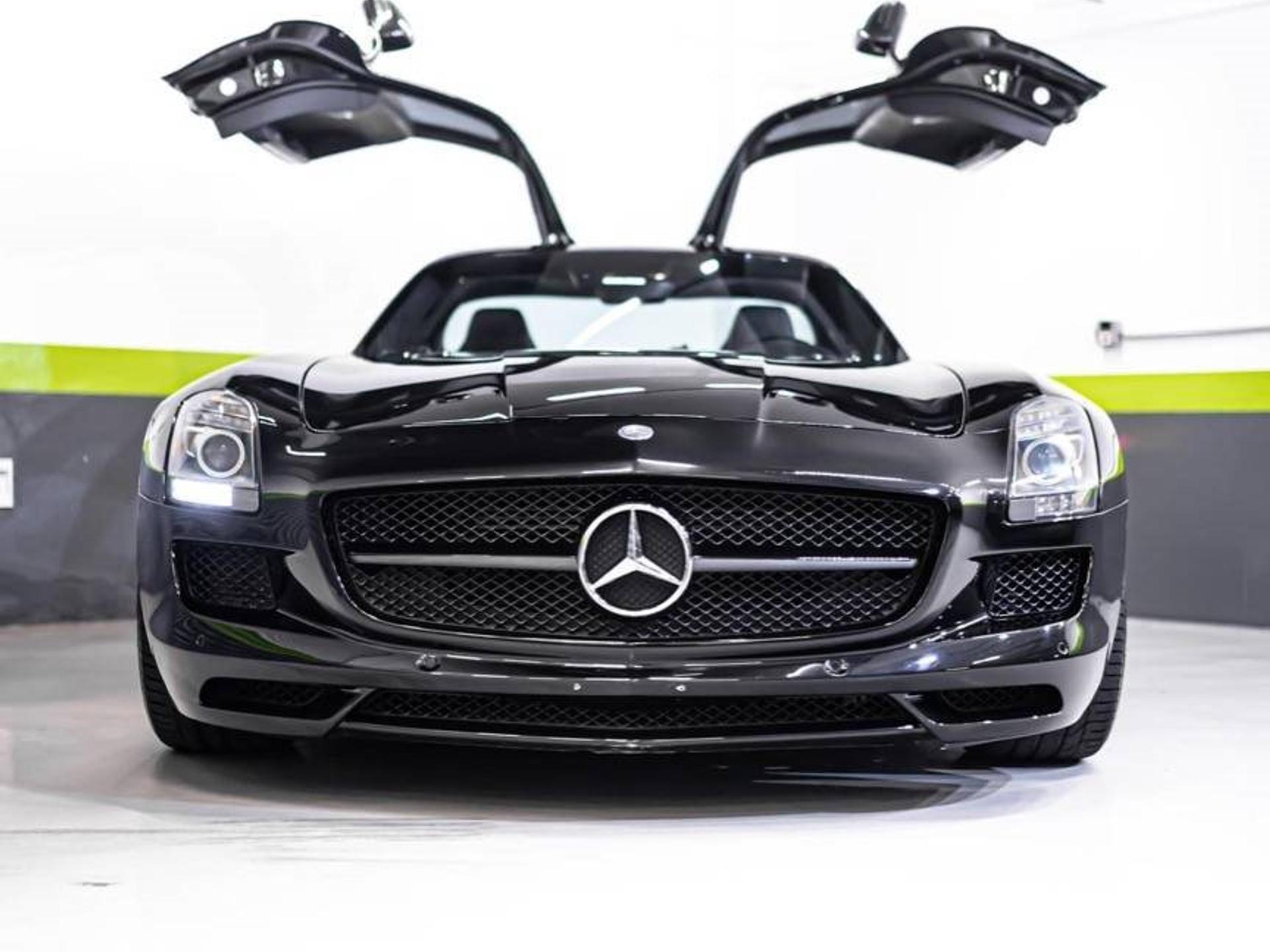 MERCEDES-BENZ - SLS-Class